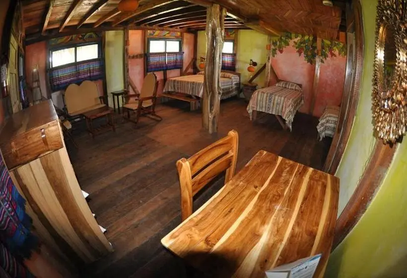 Superior Neljän Hengen Huone, Azuluna Ecolodge