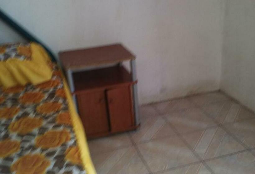 Economy Triple Room, Cabinas Smith 2