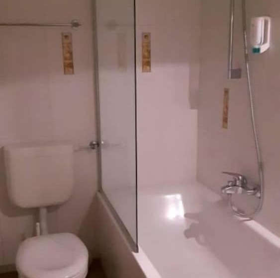 اتاق استاندارد یک نفره, Ducky’s Restaurant | Events |