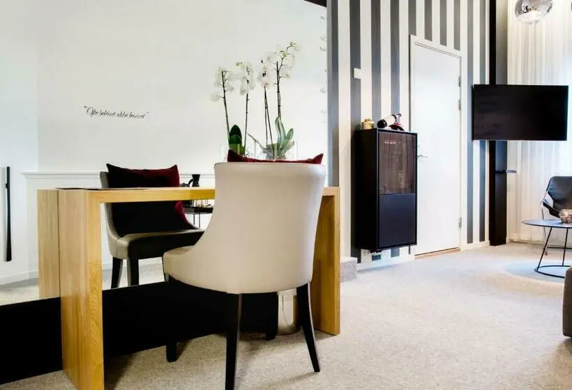 Juniorsviitti, Fredriksten Hotell