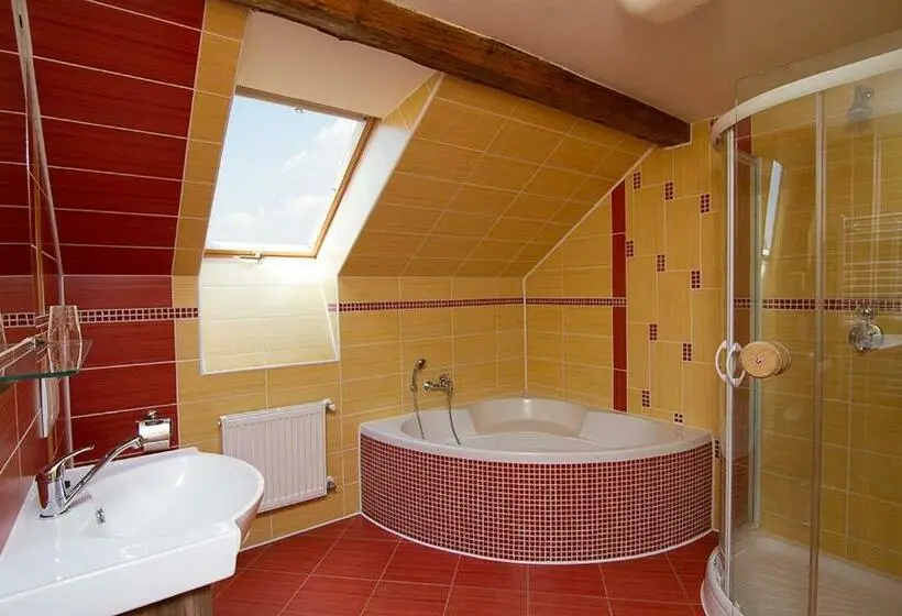 デラックストリプルルーム, Wellness Hotel Kocanda