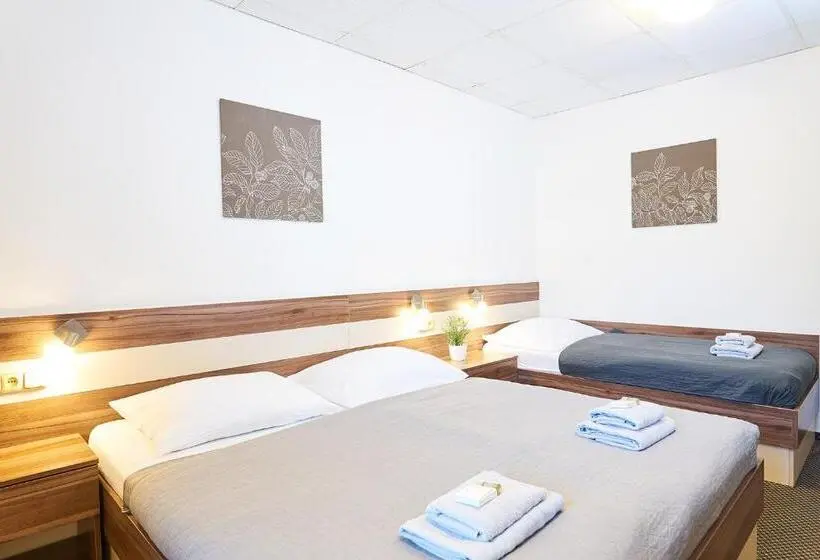 スタンダード４人部屋, Wellness Hotel Kocanda