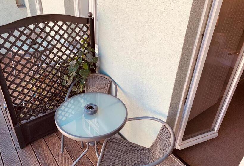 غرفة قياسية مزوَّدة بشُرفة, Lindenau Inn