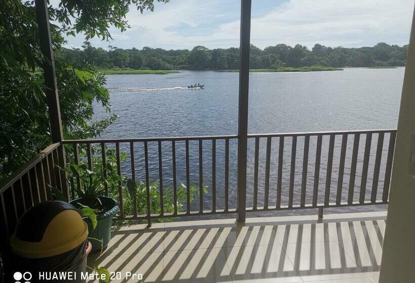 غرفة قياسية ثلاثية, River View