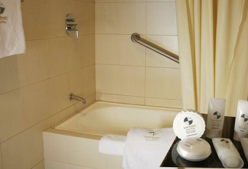 标准间, Zamorano Real