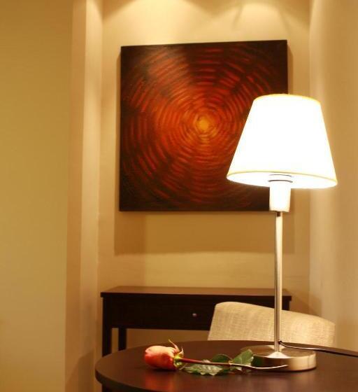 标准三人间, Zamorano Real