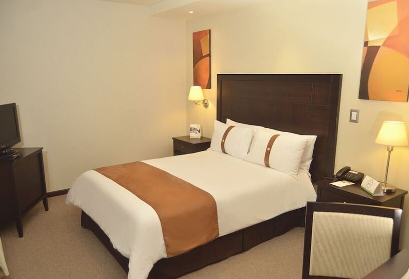 标准单人间, Zamorano Real