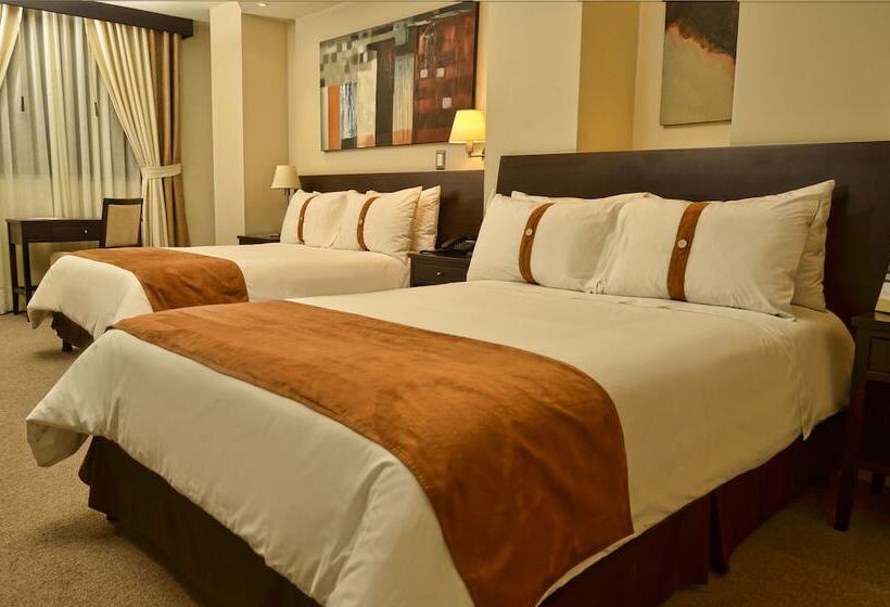 标准间, Zamorano Real