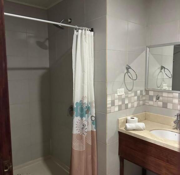 غرفة كلاسيكية ثلاثية, Pacande B&b