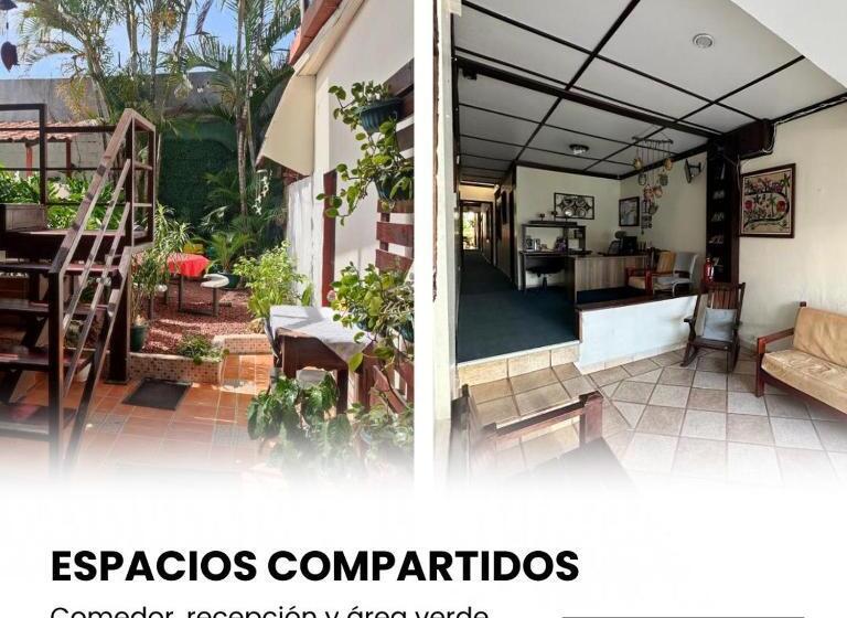اتاق لوکس چهار تخته, Pacande B&b