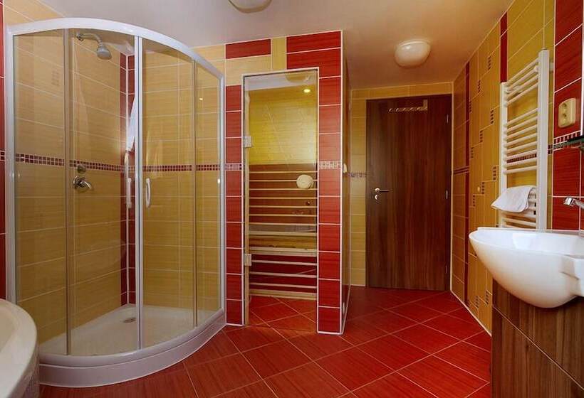 غرفة ديلوكس ثلاثية, Wellness Hotel Kocanda