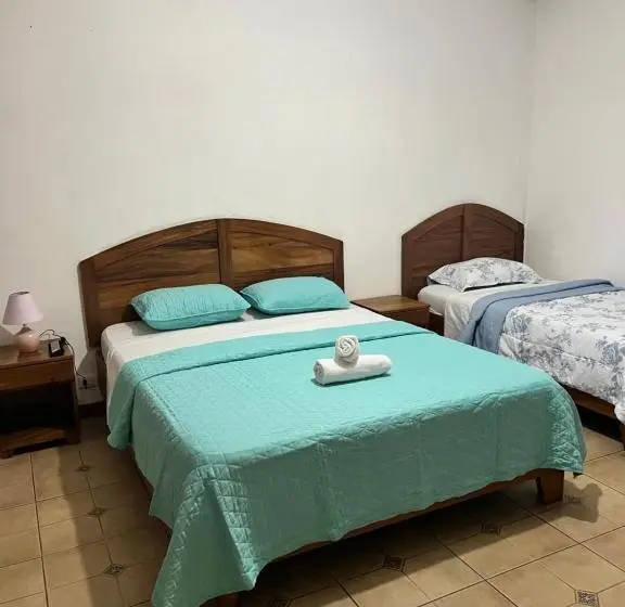 اتاق استاندارد سه نفره, Boutique Hotel Calle 20