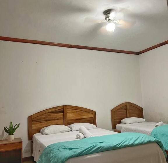 غرفة قياسية ثلاثية, Boutique Hotel Calle 20