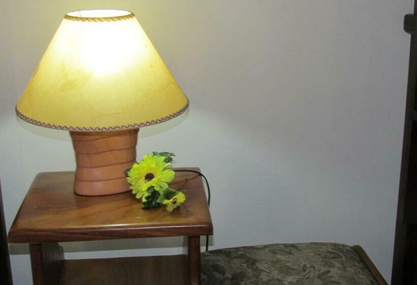 Кровать в Общей Комнате, Hostel Shakti