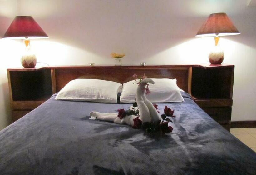 Номер Стандарт, Hostel Shakti