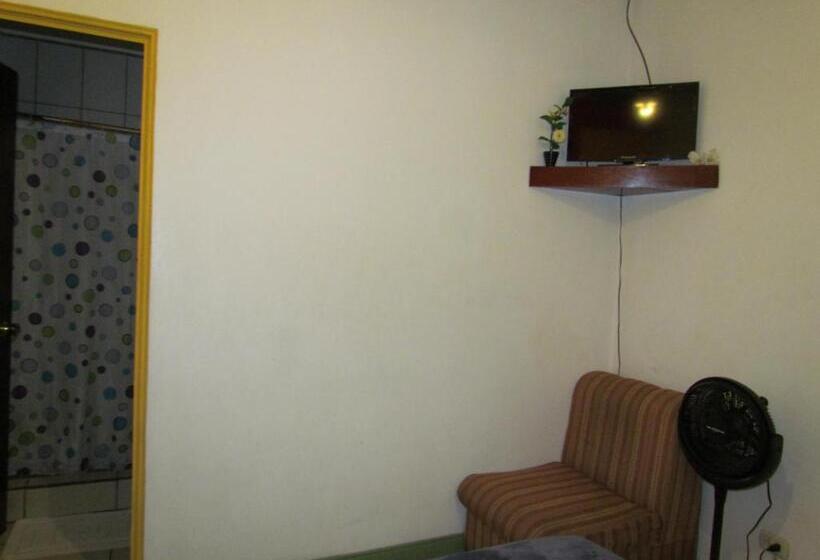 Номер Стандарт, Hostel Shakti