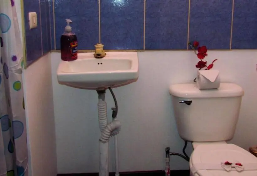 اتاق استاندارد یک نفره, Hostel Shakti