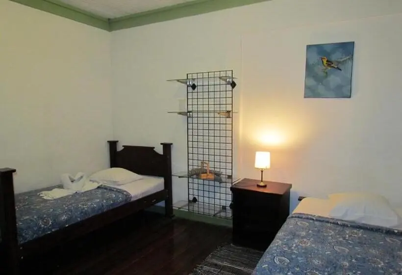 اتاق استاندارد با سرویس بهداشتی مشترک, Hostel Shakti