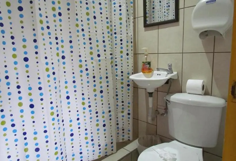 اتاق استاندارد سه نفره, Hostel Shakti