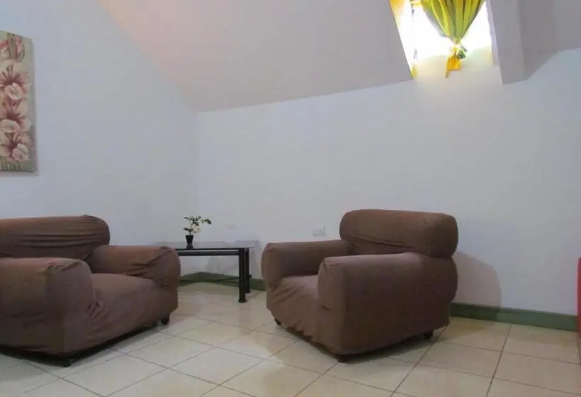اتاق لوکس, Hostel Shakti