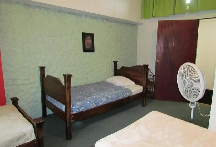 اتاق استاندارد چهار تخته, Hostel Shakti