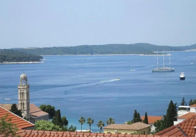 オーシャンビュースタンダードルーム, Room In Hvar Town With Sea View, Terrace, Air Conditioning, Wi Fi