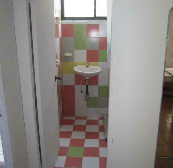 חדר סטנדרד יחיד חדר אמבטיה משותף, Blue Almond Hostel San Andres