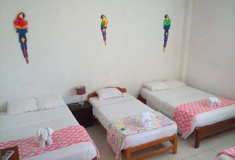 اتاق استاندارد سه نفره, Chimicuas House