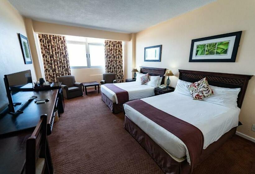 اتاق خانوادگی با چشم‌انداز دریا, Gooderson Tropicana