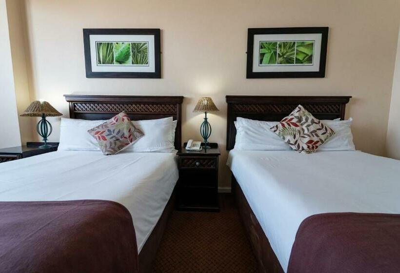 اتاق خانوادگی با چشم‌انداز دریا, Gooderson Tropicana