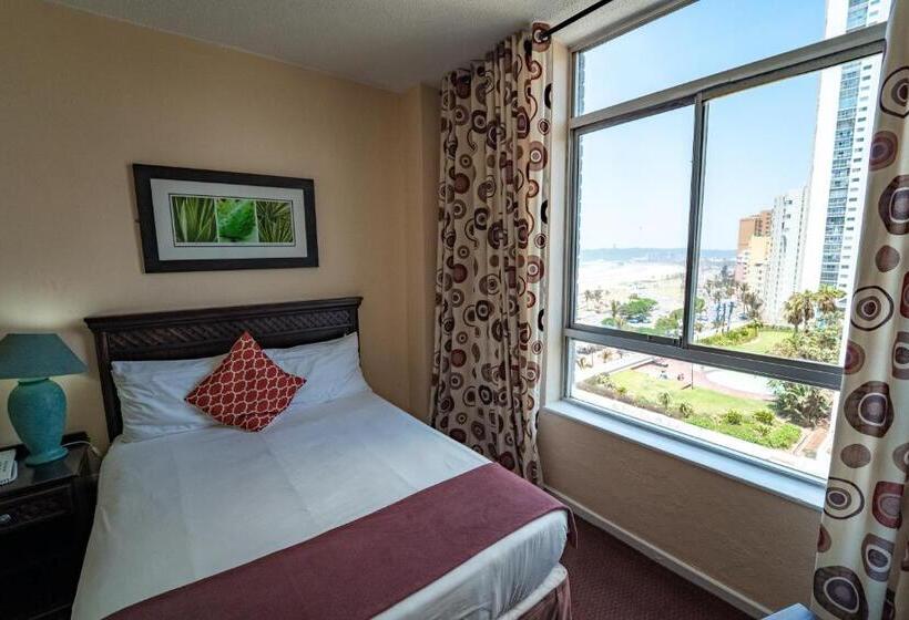 اتاق خانوادگی با چشم‌انداز جانبی دریا, Gooderson Tropicana