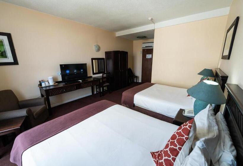 اتاق خانوادگی با چشم‌انداز جانبی دریا, Gooderson Tropicana