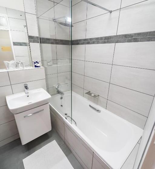 اتاق لوکس خانوادگی, Gooderson Tropicana