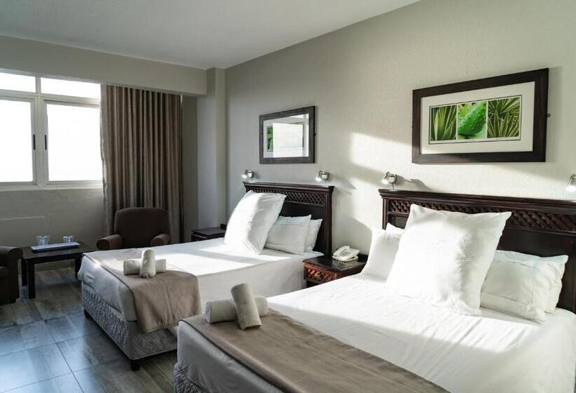 اتاق لوکس خانوادگی, Gooderson Tropicana