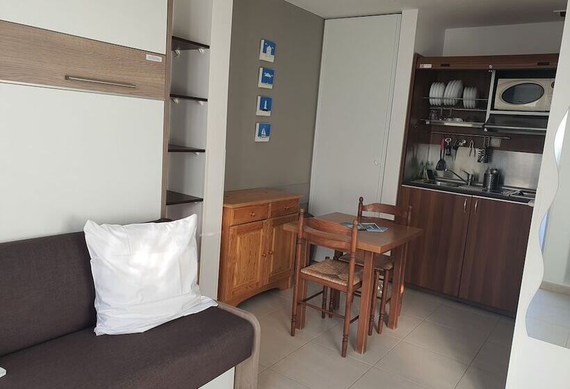 استودیوی استاندارد, La Vigie Vacances