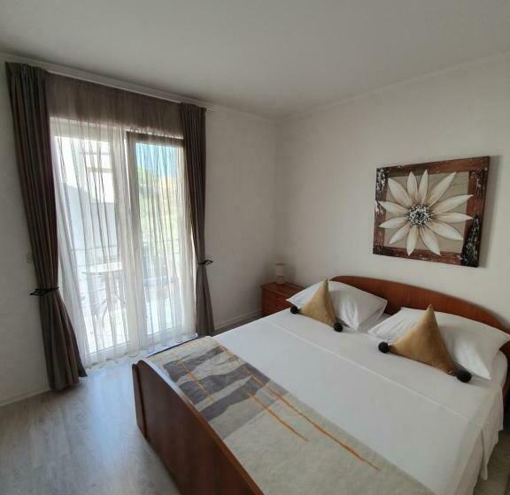 标准间带阳台, Villa Julian