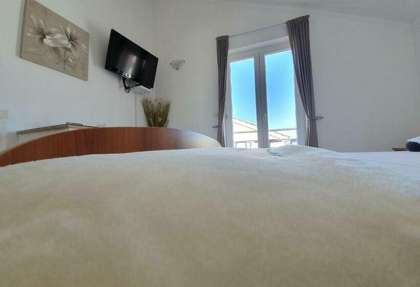 标准间带阳台, Villa Julian