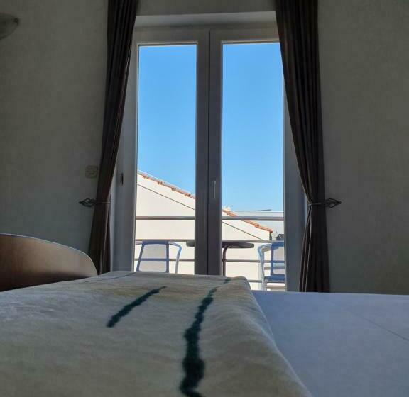 标准间带阳台, Villa Julian