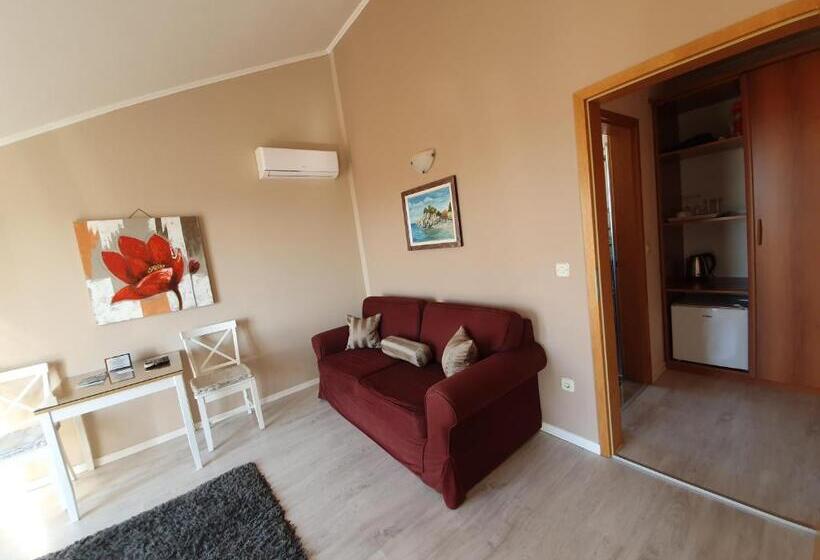 带阳台套房, Villa Julian