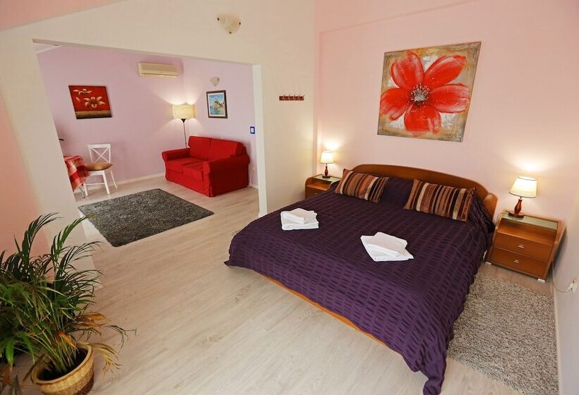 带阳台套房, Villa Julian