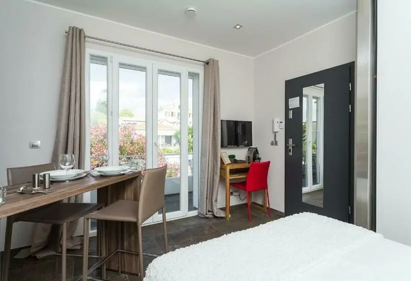 استودیو استاندارد با بالکن, Villa Velvet