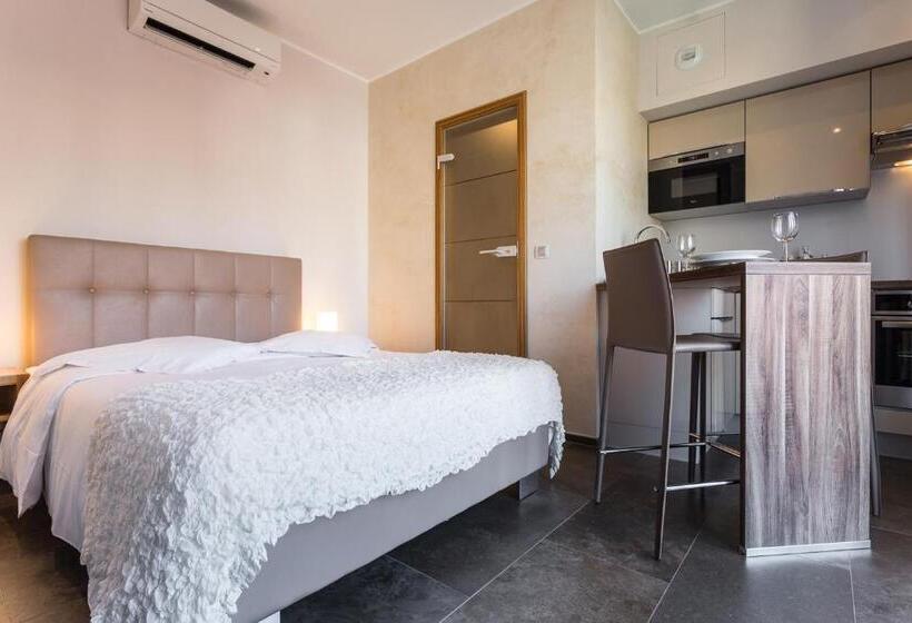 استودیو استاندارد با بالکن, Villa Velvet