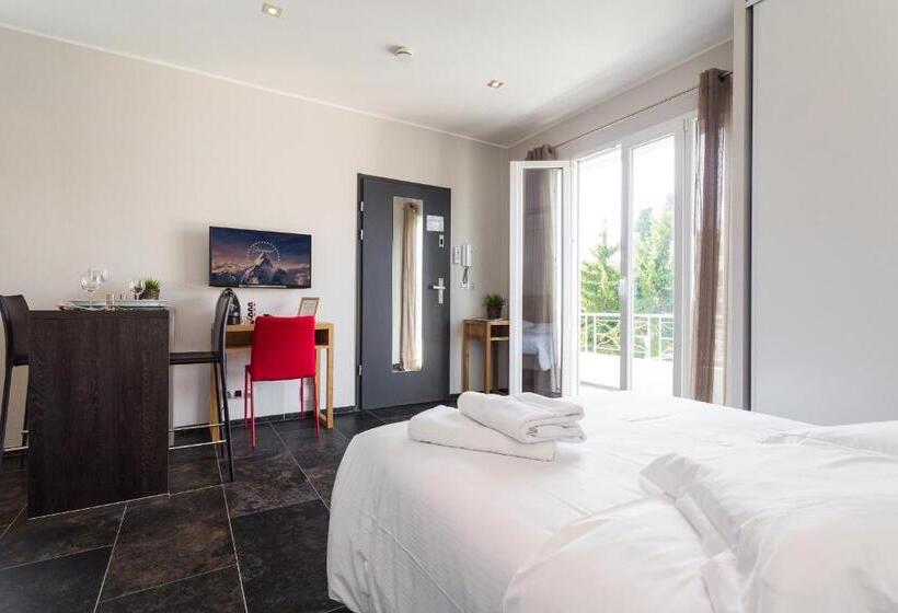 Superior studio with balcony, Villa Velvet