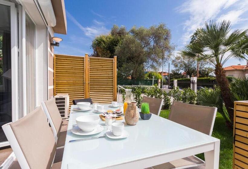استودیوی سوپریور, Villa Velvet