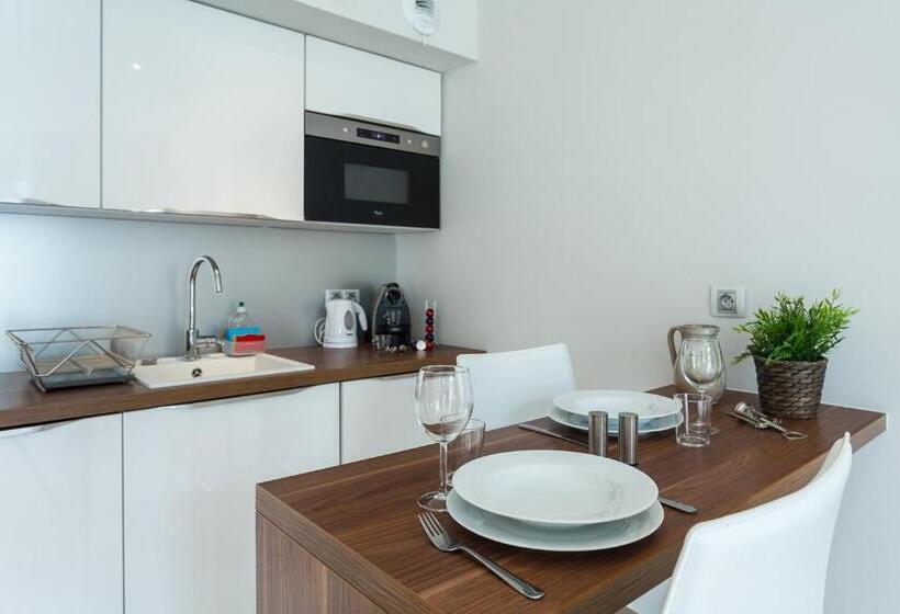 标准工作室, Villa Velvet