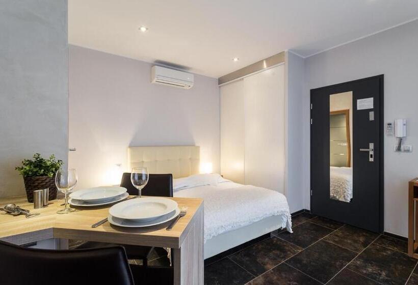 استودیو استاندارد با تراس, Villa Velvet