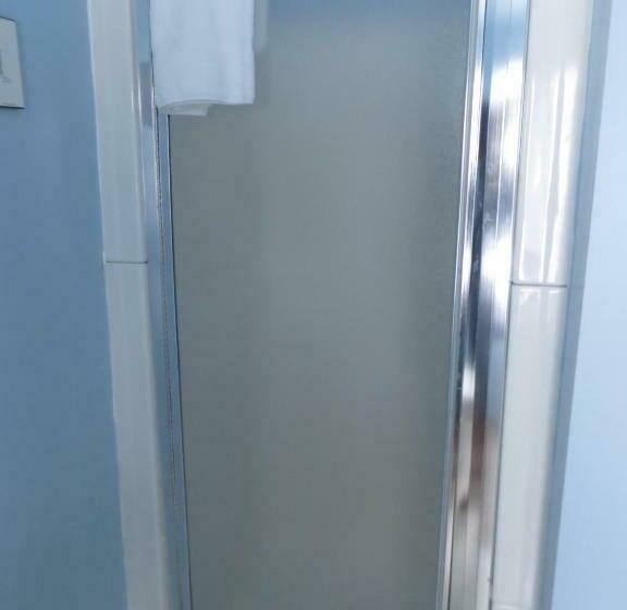 スタンダードルーム, Windspire Inn