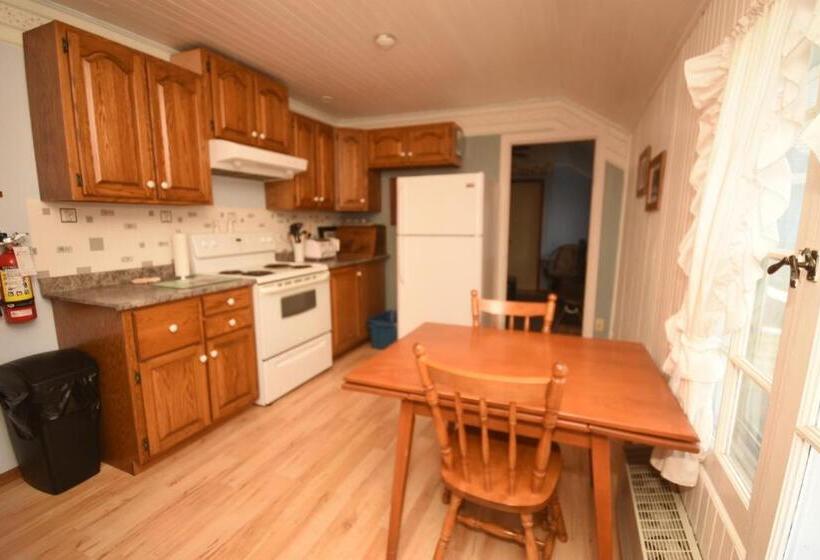 １ベッドルームハウス, Windspire Inn