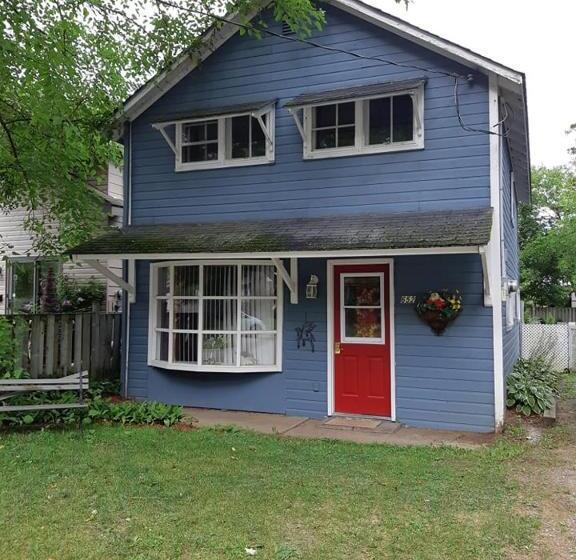 １ベッドルームハウス, Windspire Inn