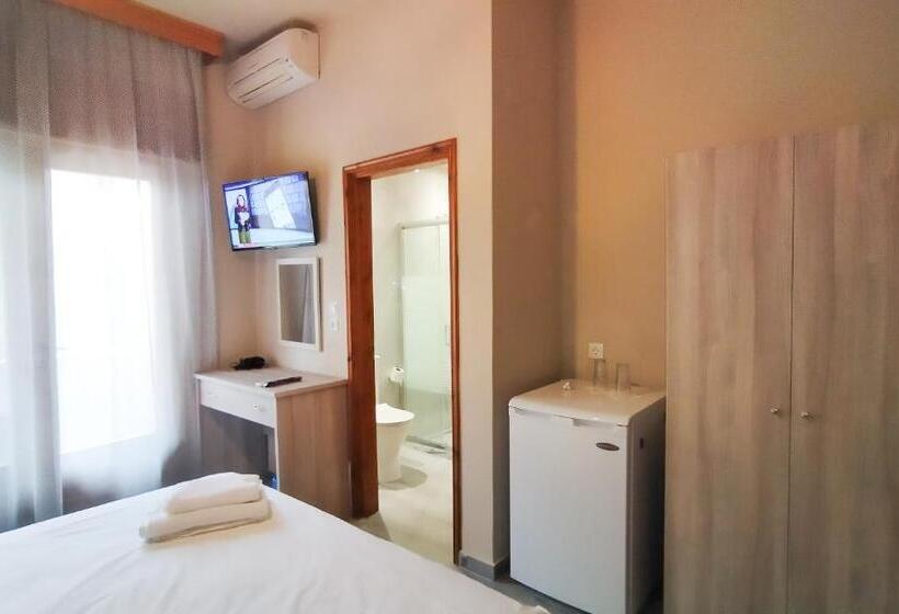 발코니 디럭스 룸, Yannis